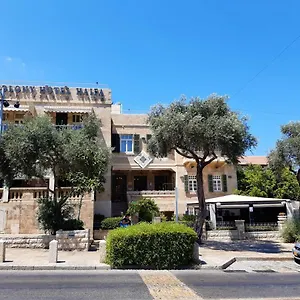 **** מלון קולוני ישראל