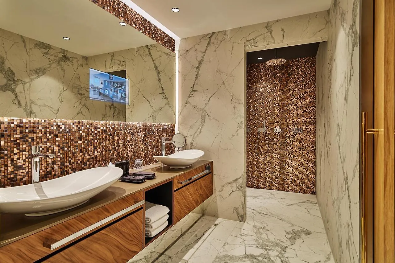 Clayton Hotel Amsterdam American